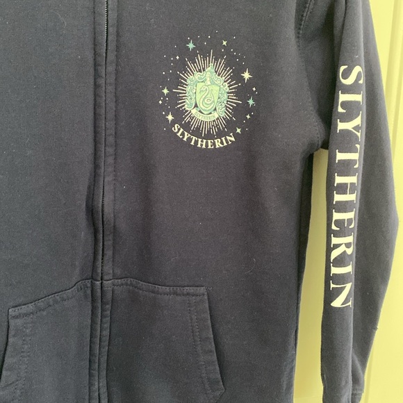 Harry Potter Slytherin Full Zip Navy Blue Graphic Sweatshirt with Hood. Size XS - Picture 3 of 9